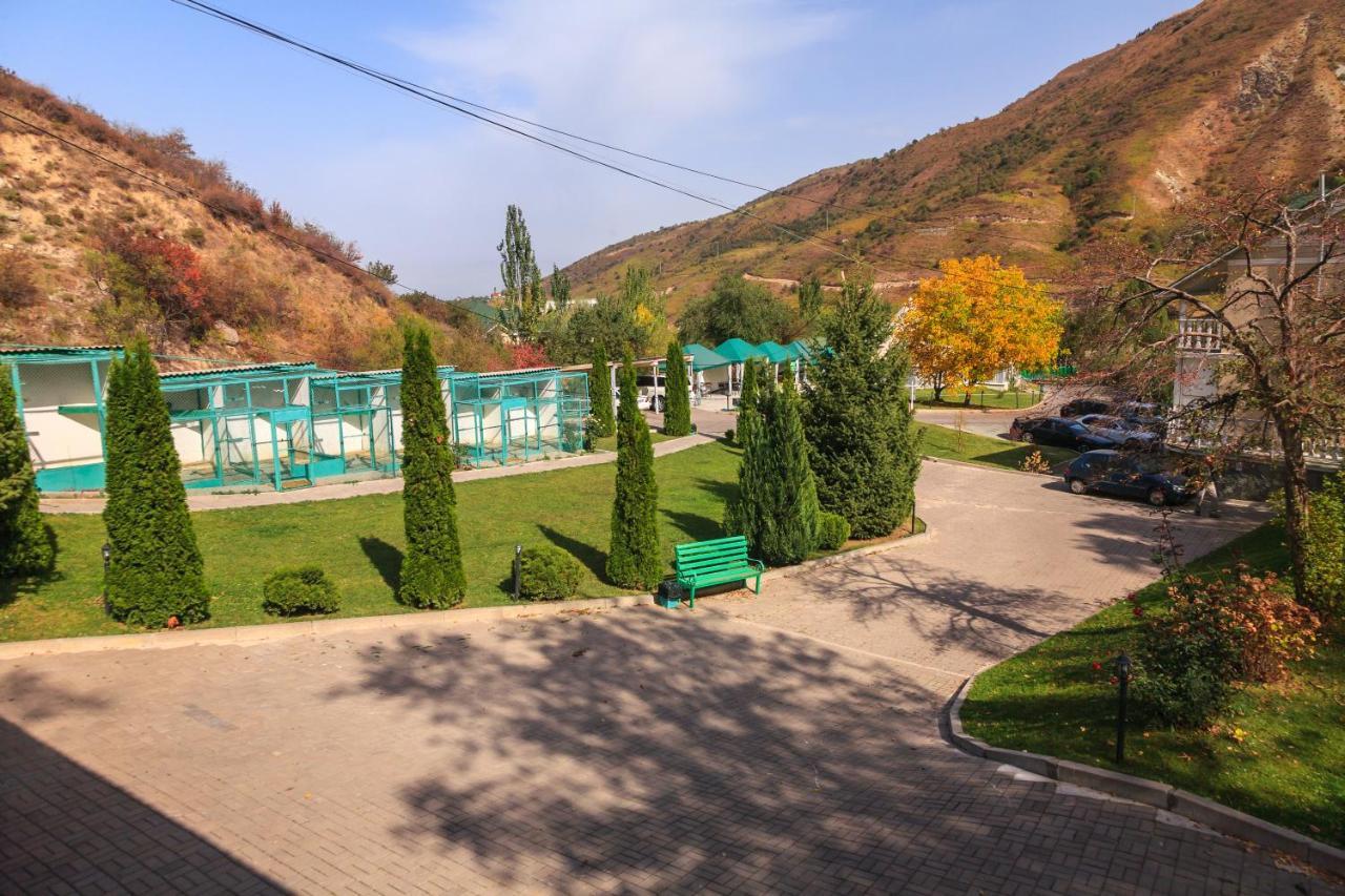 Sunkar Hotel Almaty Exterior foto