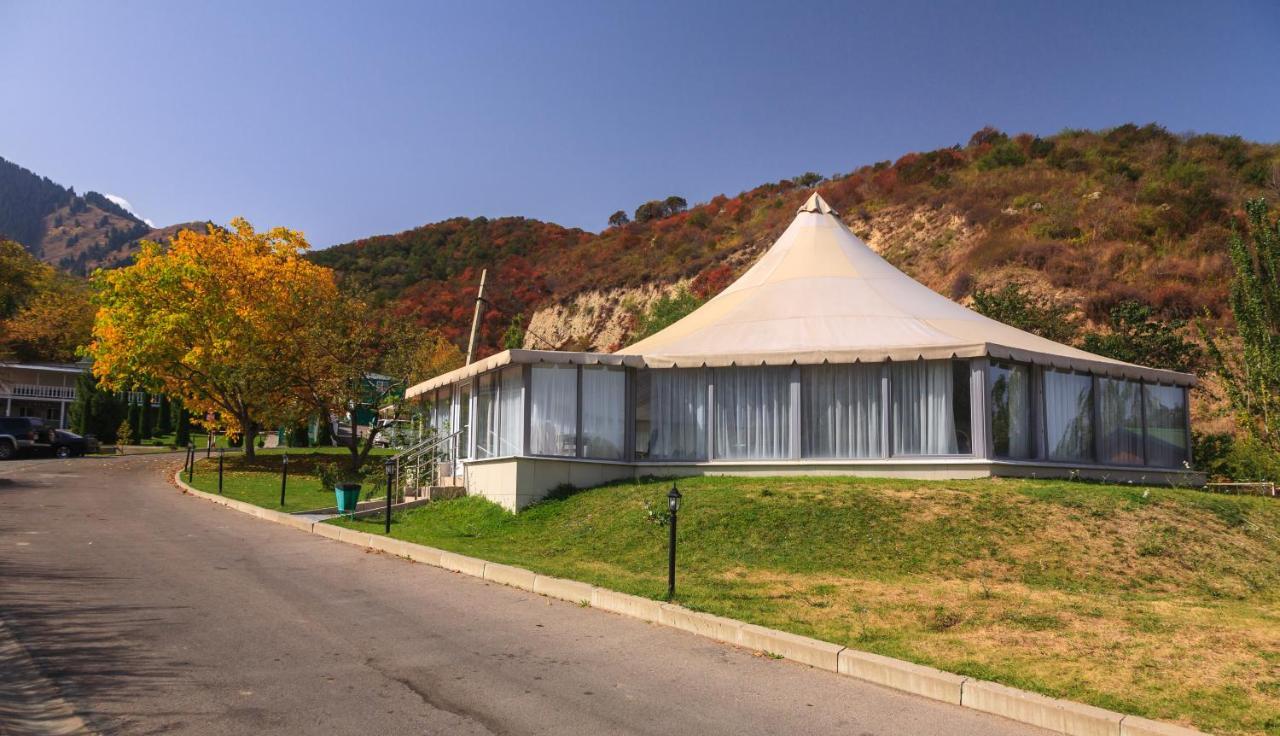 Sunkar Hotel Almaty Exterior foto